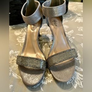 Style & Co 2” Grey Sparkle Heels